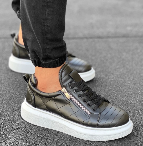 Sneaker dengan Detail Resleting